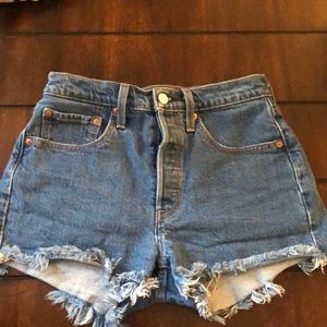 Levi’s 501 High Waisted: W 26